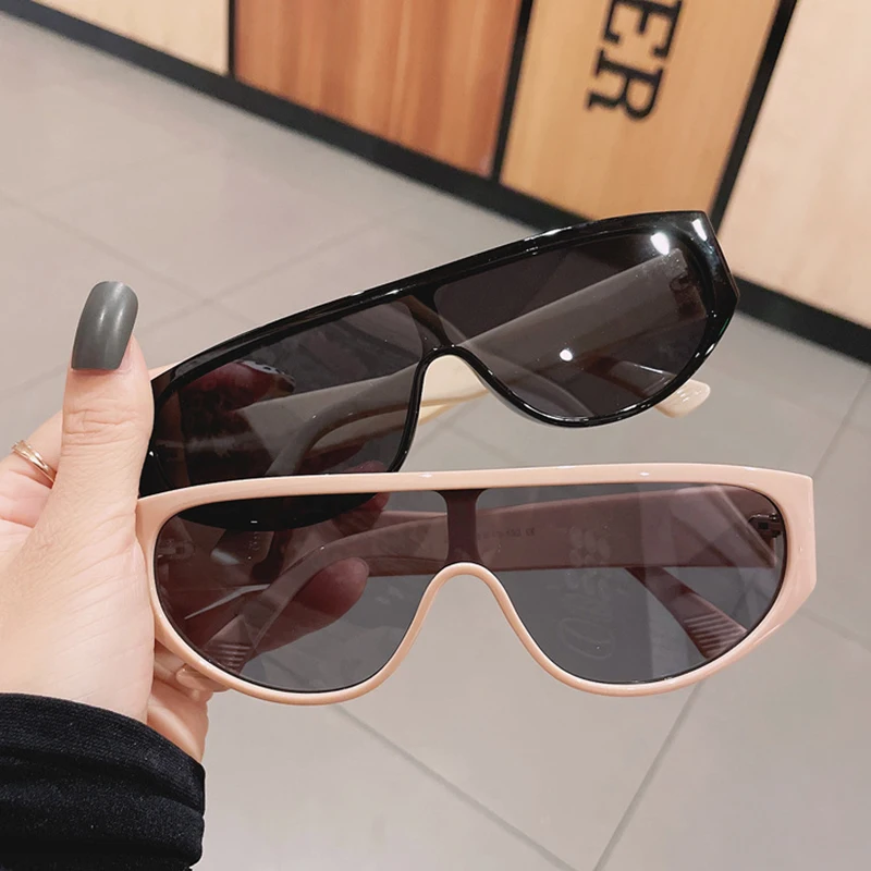 

Fashion One Piece Sunglasses Women Retro Round Metal Strip Decoration Brand Design Eyewear Men Shades UV400 Trending Sun Glasses