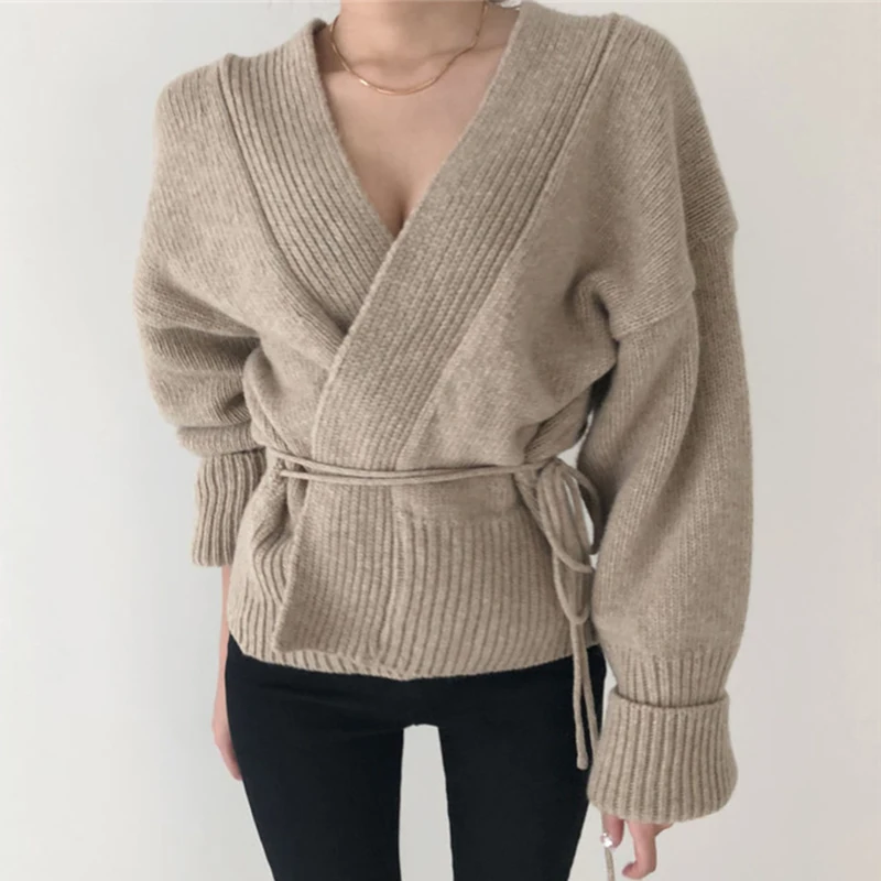 

South Korea chic minimalist show thin v-neck lazy side with female waist knitting cardigan sweater short coat