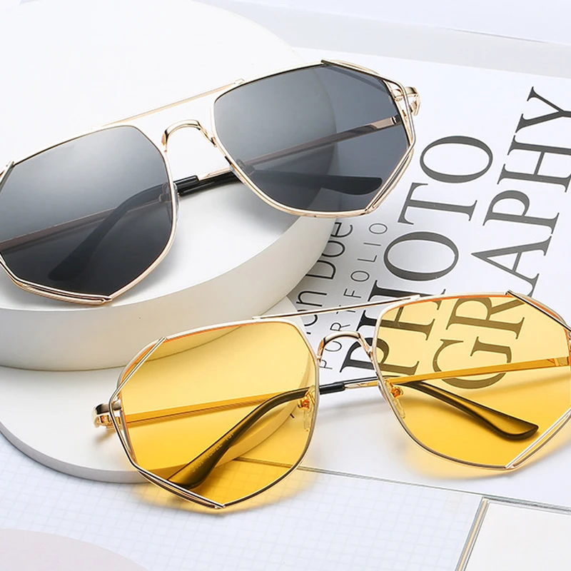 

2021 Vintage Sunglasses Square Metal Frame Men Sunglasses Classic Retro Sun Glasses Women Luxury Eyewear UV400