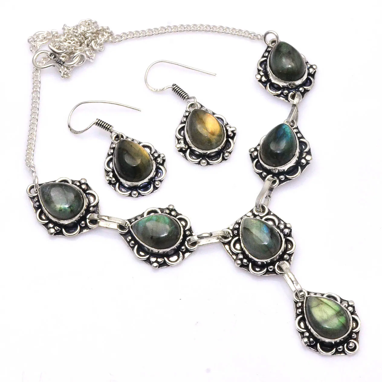 

Genuine Labradorite Necklace + Earings Silver Overlay over Copper, 46 cm , N4627