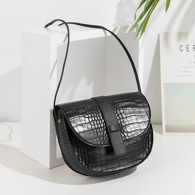 

Новый дизайн 2021, модные однотонные полукруглые сумки с узором в западном стиле, маленькая Повседневная сумка через плечо с диагональным кро...