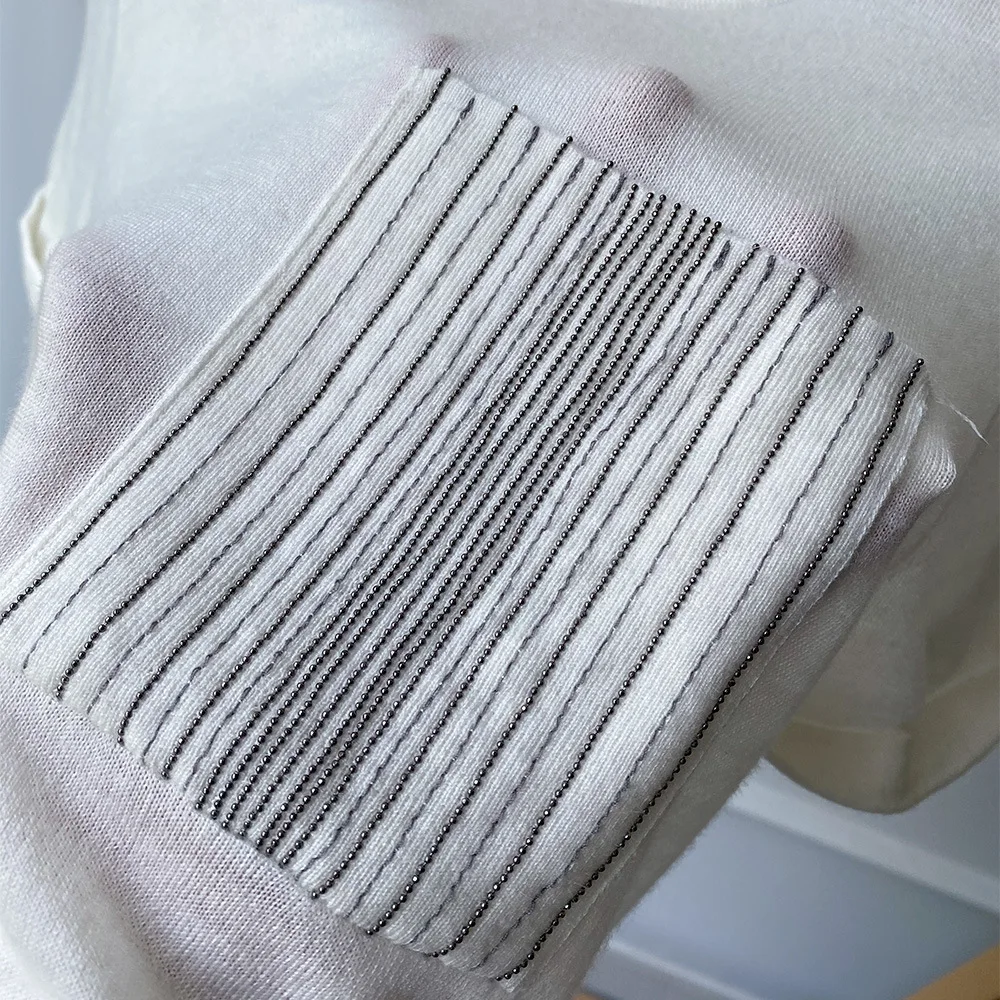 

2021 Early Spring New Classic Temperament Pocket Vertical Nail Beads Chain Round Neck Short-sleeved Loose T-shirt Women