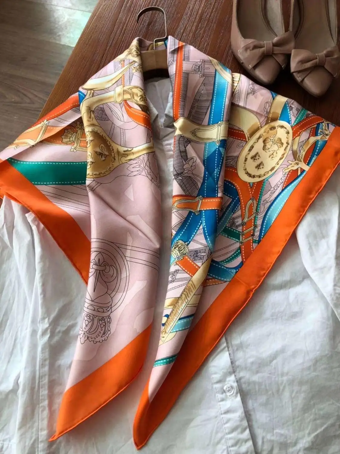 

2020 new arrival spring classic pattern 100% silk scarf twill hand made roll 90*90 cm squareshawl wrap for women lady gift