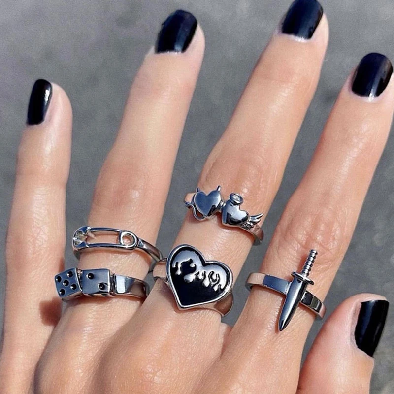 

Personality Retro 5PC Set Punk Ring Set Metal Fire Love Paper Clip Sword Dice Rings Set Trend Unusual jewelry For Women Egirl