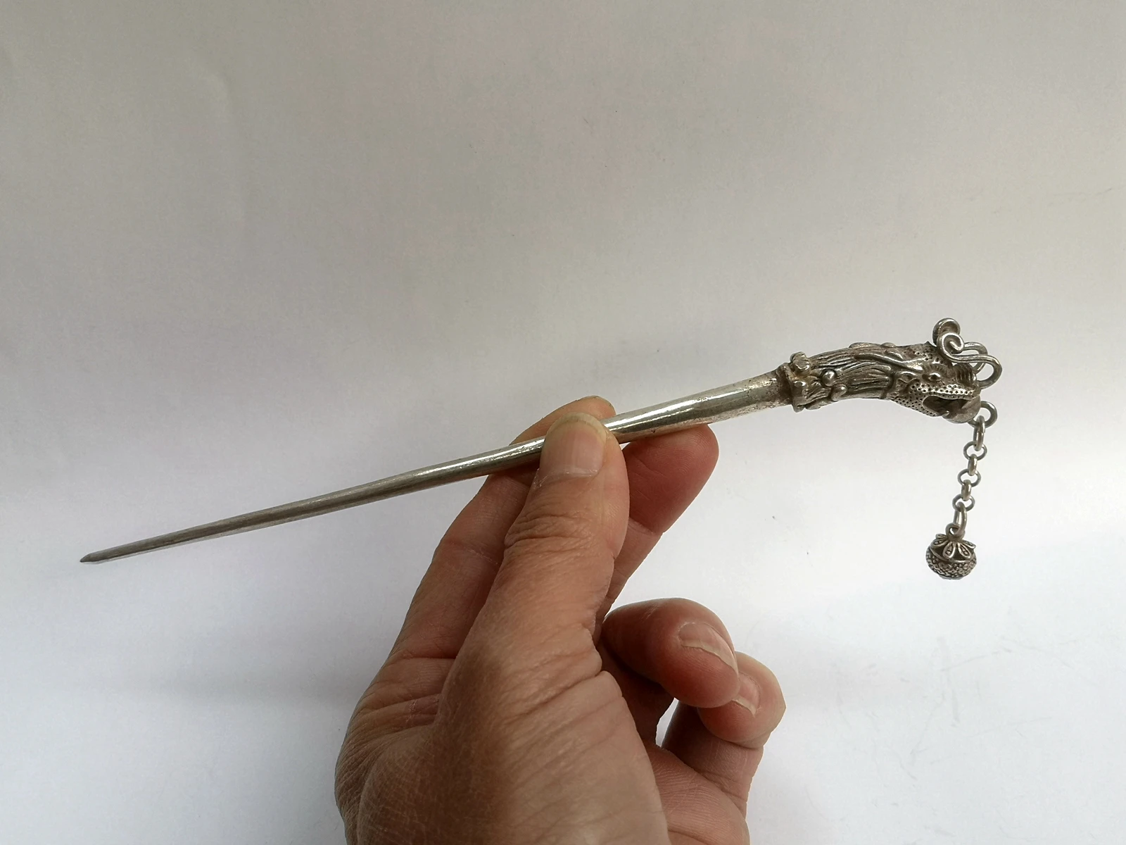 

YIZHU CULTUER ART Collection Old Chinese Tibet Silver Hand-made Auspicious Dragon Hairpin Hair Decoration Wonderful Gift