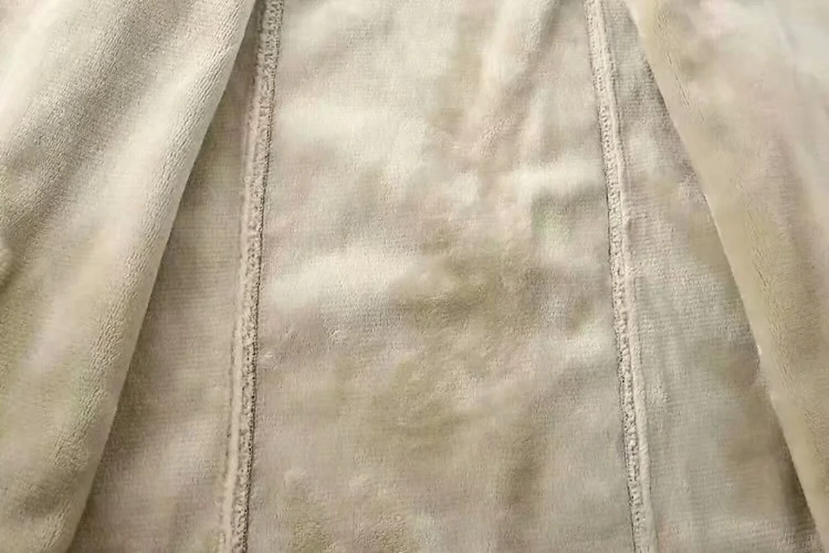 

Autumn Winter New Plus Velvet Denim Shirts Female Long-sleeved Single-breasted Pockets Warm Blouses Women Casual Solid Shirt Top