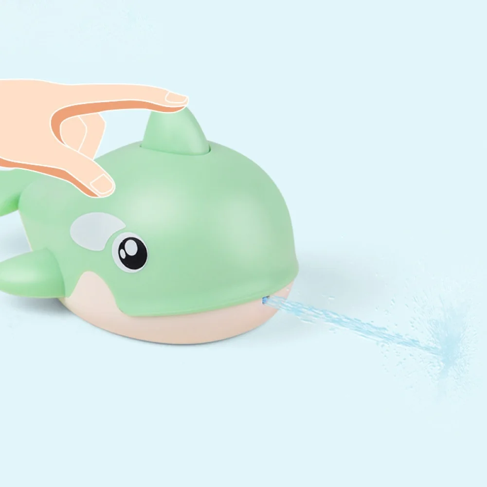Summer Cute Wind Up Clockwork Water Spray Whale Baby Swimming Play Game Bath Toy