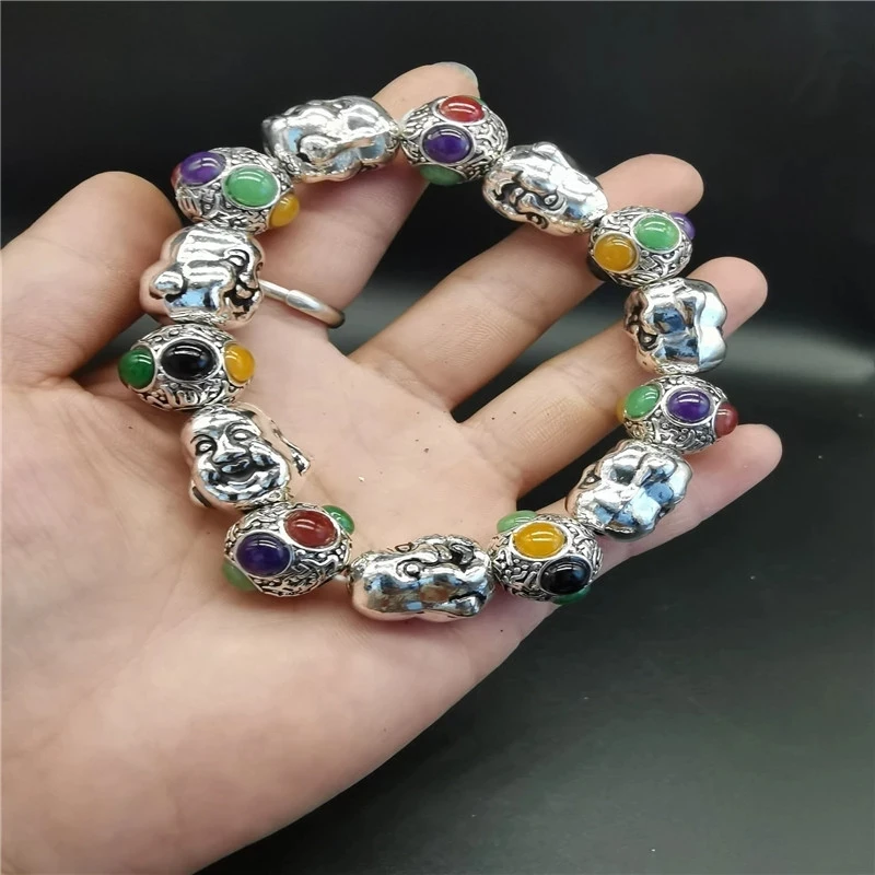 

Китайские старые тибетские серебряные браслеты с тремя цветными нефритовыми бусинами