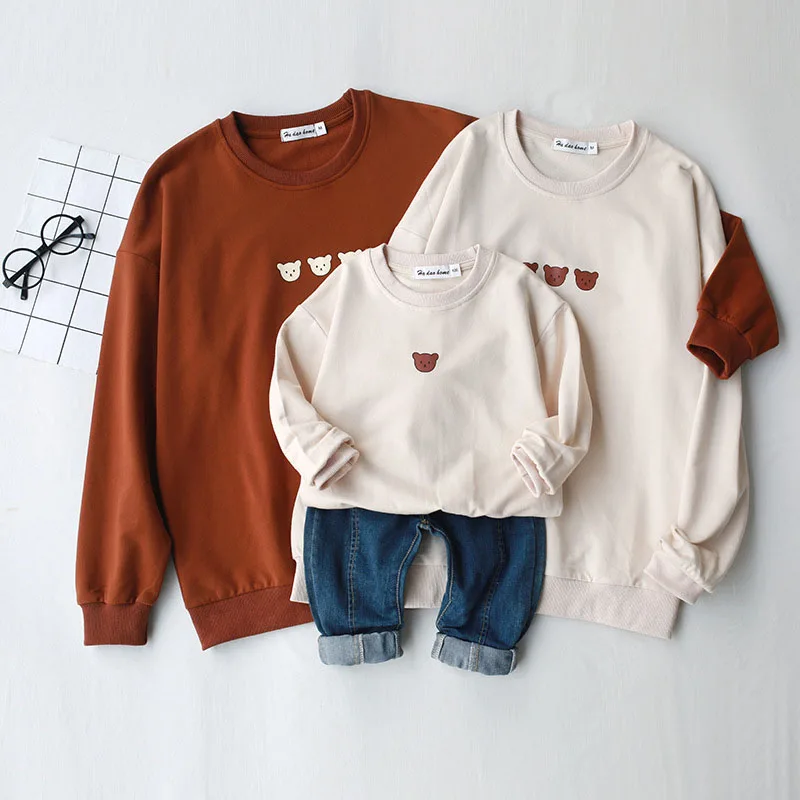 

Новинка осенние Семейные одинаковые наряды футболка с длинным рукавом для малышей боди с шапкой медведем детская одежда