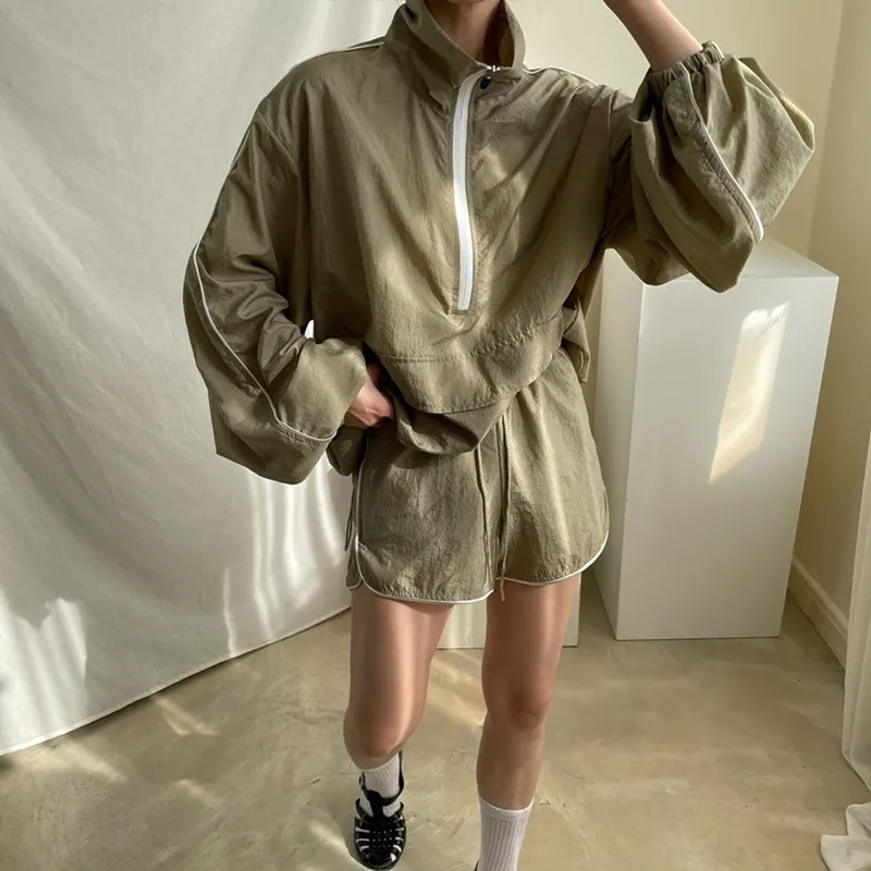 

Женский повседневный комплект из 2 предметов, черный пуловер с длинным рукавом, Короткая Толстовка с капюшоном и шорты, верхняя одежда