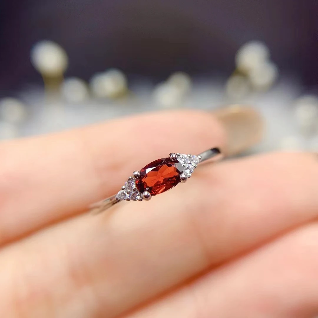 

Hotsale Silver Garnet Ring for Office Woman 4mm*6mm Natural Garnet Ring 925 Silver Mozambique Garnet Jewelry