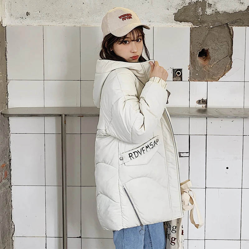 Женская зимняя куртка однотонная черная бежевая зеленая с подкладкой теплая хит