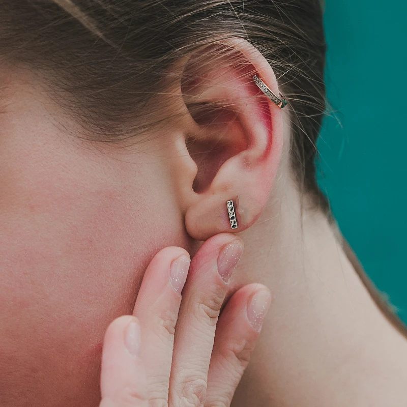 Женские серьги-гвоздики из нержавеющей стали золотистые маленькие