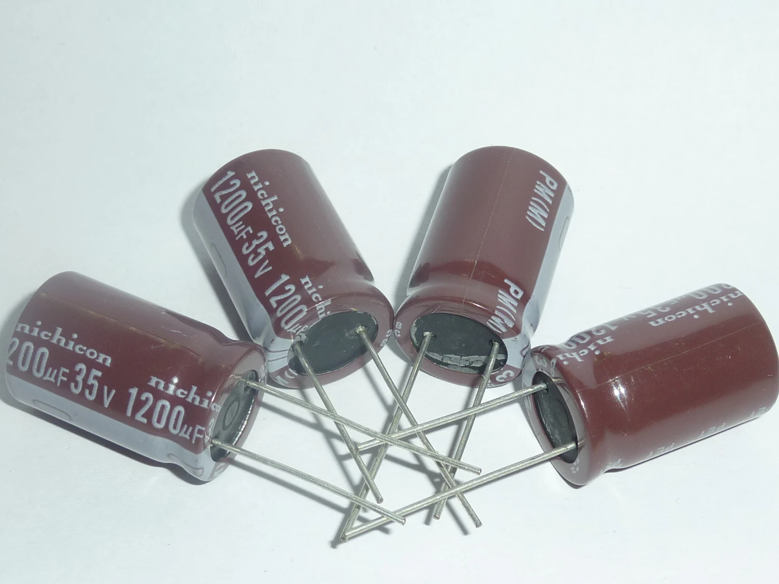 5 шт./50 шт. 1200 МКФ 35 в NICHICON PM Серия 16x25 мм 35V1200uF низкое сопротивление алюминиевый