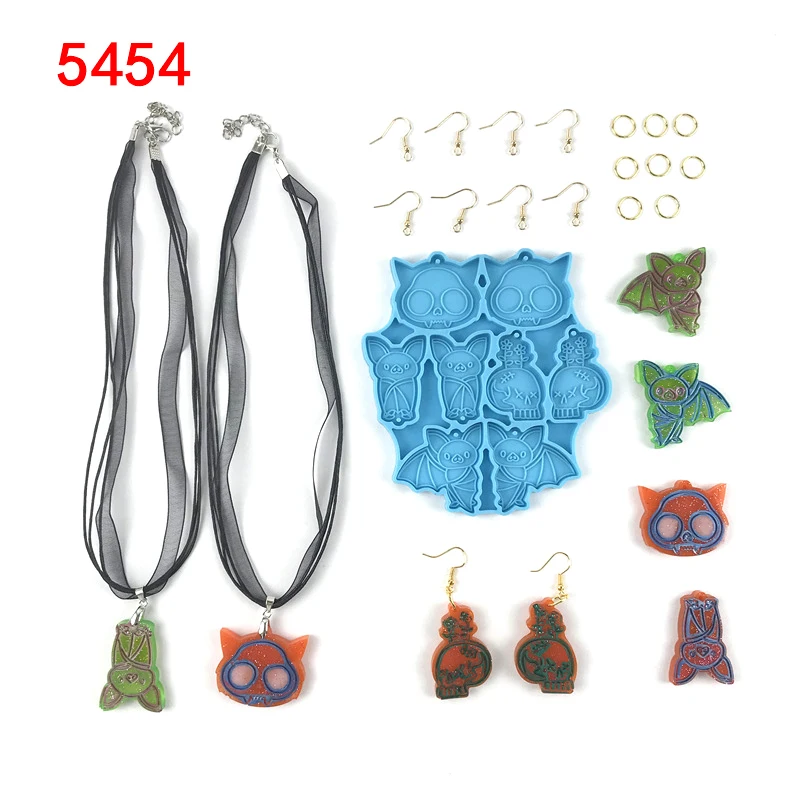 

Серьги в форме летучей мыши