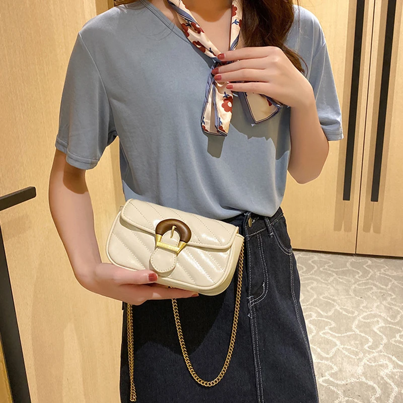 

Женская сумка, новинка 2021, модная дизайнерская сумка-мессенджер в стиле корейский женский мешок, дизайнерская сумка на цепочке с вышивкой, с...