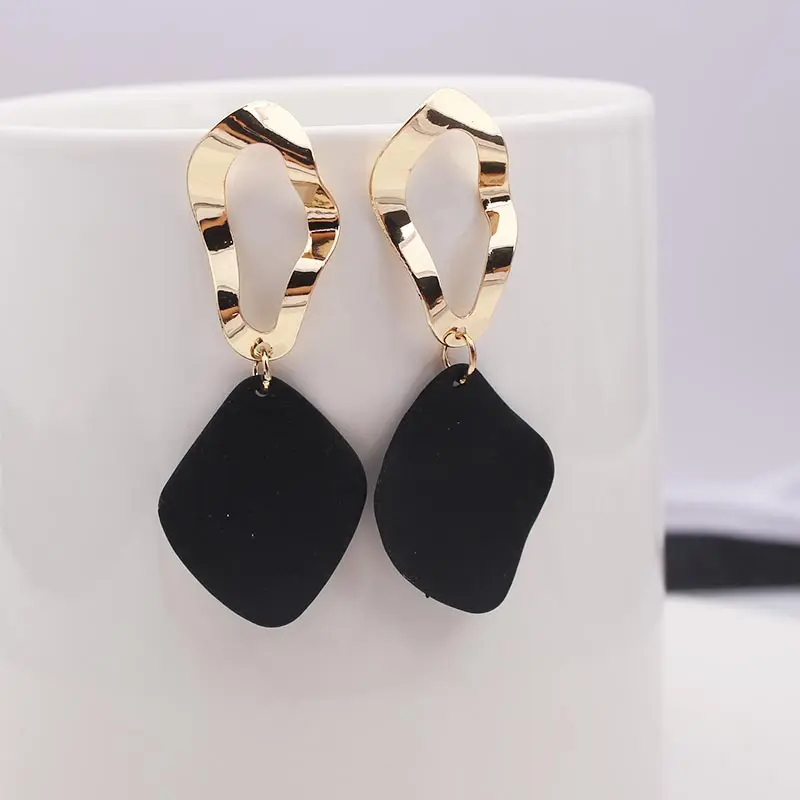 

2021 Retro Vintage Statement Earrings White Geometric Long Dangle Earrings for Women Wedding Party Christmas Gift Wholesale