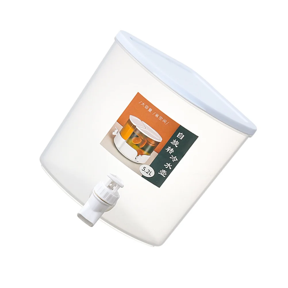 

Kitchen,Dining & Bar