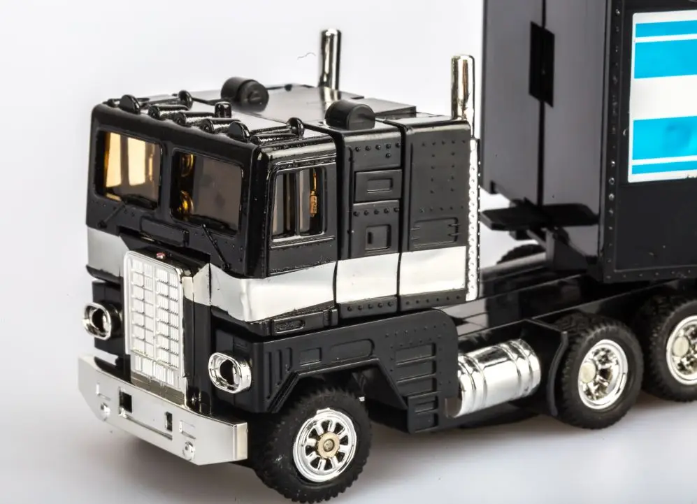 Трансформеры G1 renumber Black Optimus Prime новая детская игрушка бесплатная доставка |