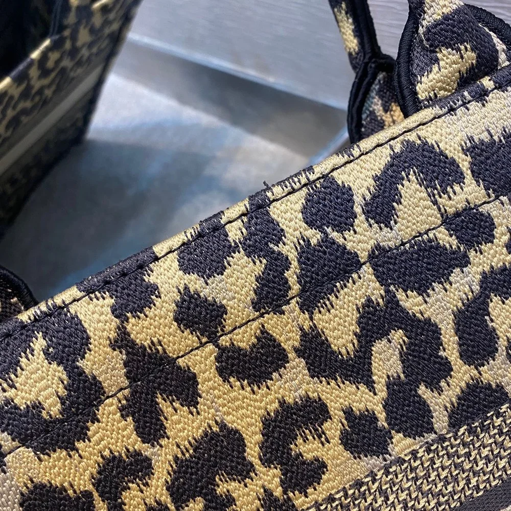

2021 new high-quality embroidered bag large-capacity beach bag luxury handbags luxury designer bag luxury brand handbags