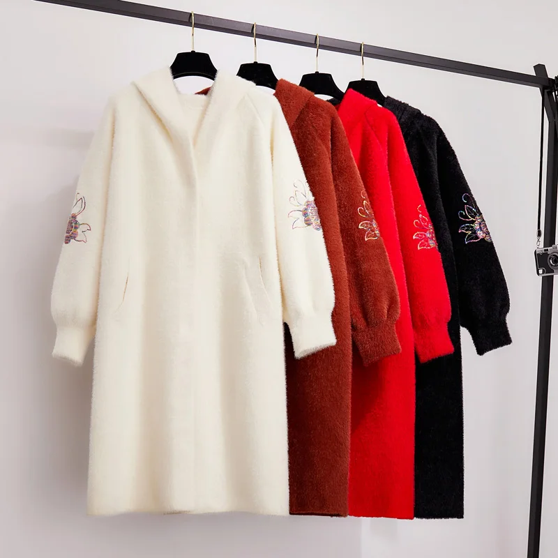 Женское пальто из искусственного меха модное длинное с вышивкой куртка