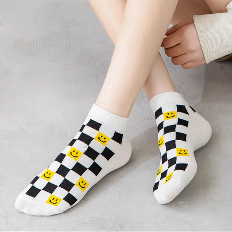 

3 Pairs/Lot Cute Smiley Boat Socks Women Black White Plaid Ankle Socks Fashion Spring Summer Cotton Couple Socks Gift for Woman