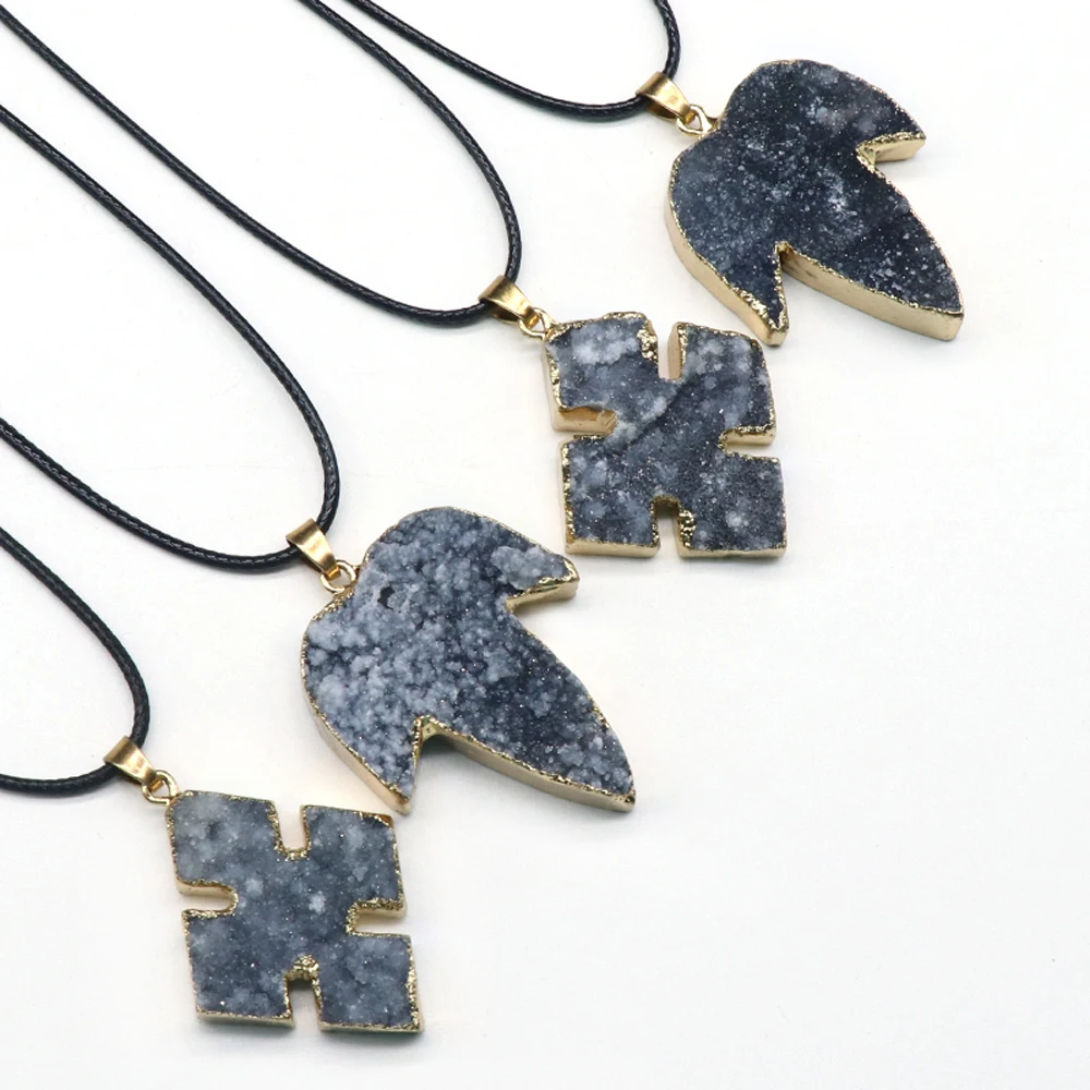 

Irregular Semi-precious Stones Four Leaves Maple Leaf Necklace Pendant Charm Women Jewelry Accessories Gift Length 45cm