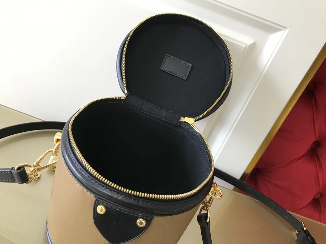 

2021 Luxury Goods Brand Lady Classic Fashion New Gift Shopping Girl Single Shoulder Diagonal Span Popular Genuine Leather Design