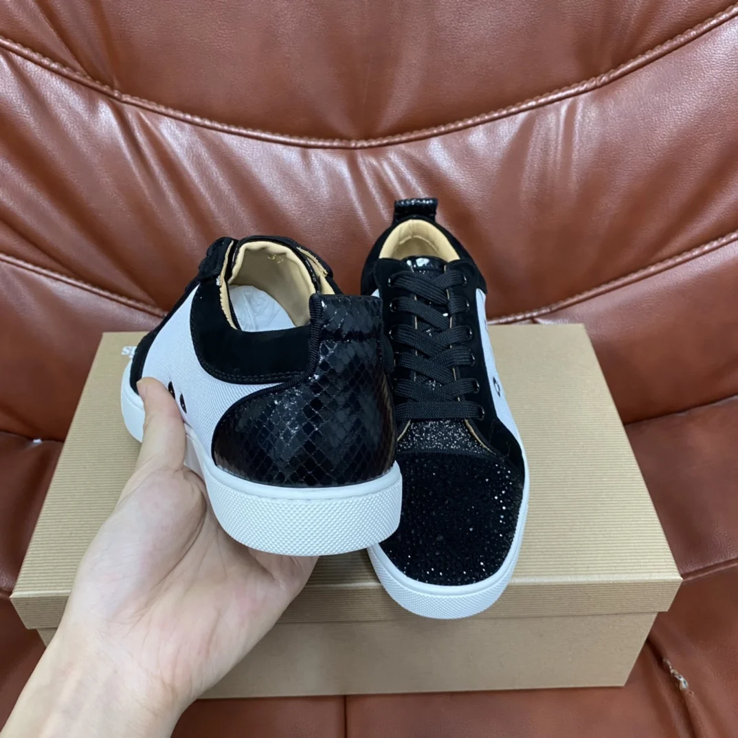 

Men Luxury Sneaker Real Leather Top Quality Red Bottom Rhinestones Spikes Flat Brand Shoes Goodyear Sole With Original Box