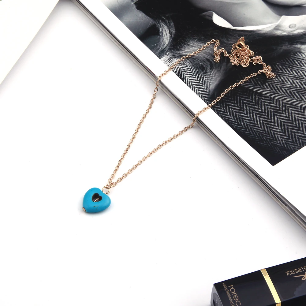 Женская цепочка с бусинами из натурального камня золотого и серебряного