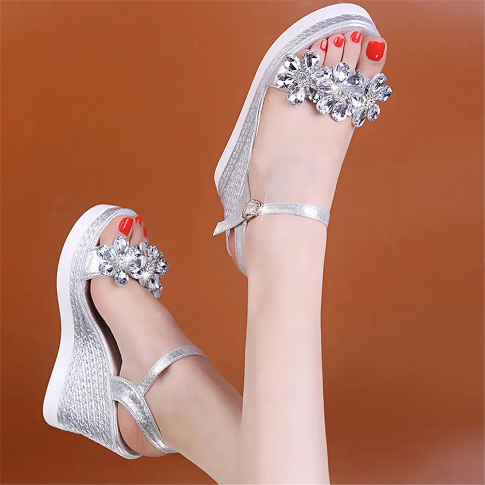 

Female Fashion Flower Open Toe Sandals Dress Silver Sandals Women Rhinestone Wedges Platform Party Shoes Woman
