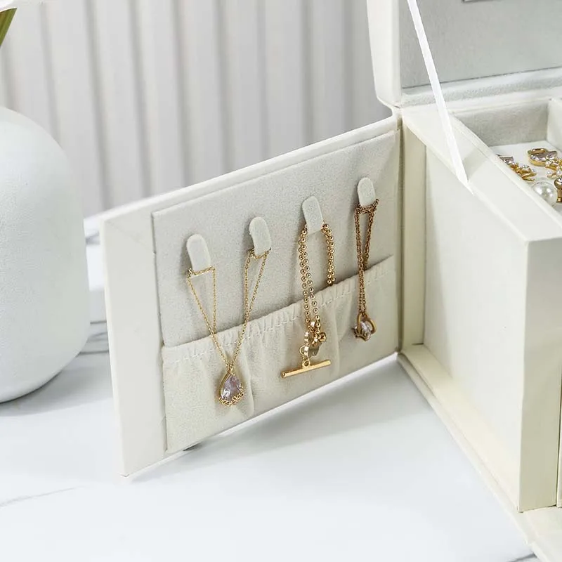

2021 Newly Jewelry Storage Box Large Capacity Portable Lock With Mirror Jewelry Storage Earrings Necklace Ring Jewelry Display