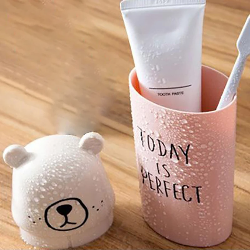 

2020 Cartoon Bear Appearance Dust-Proof Toothbrush Holder Wall Mount Stand Bathroom Accessories Set Toothbrush Cup
