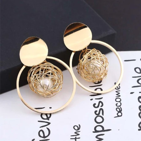 Серьги гвоздики в стиле панк с белыми и черными камнями геометрические серьги