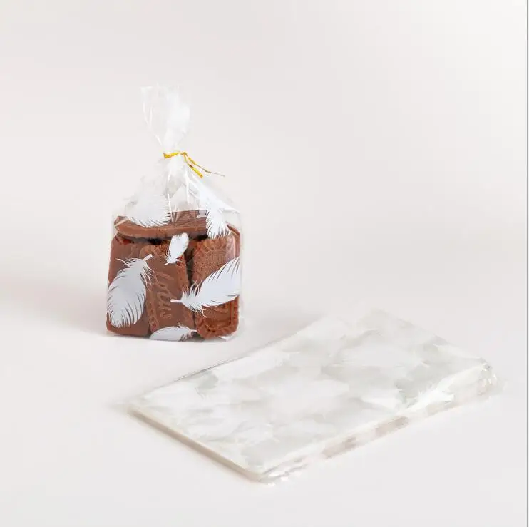 white feather 50 шт. золотой мешок для конфет в белый горошек, пластиковые пакеты для конфет, прозрачный мешок для печенья, подарочная упаковка на день рождения, свадьбу, вечеринку - Color: white feather