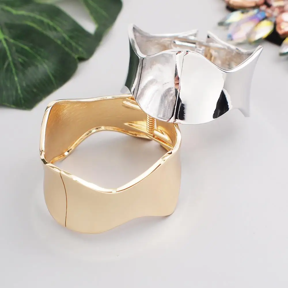 Женский браслет с геометрическим рисунком MANILAI массивный металлический на