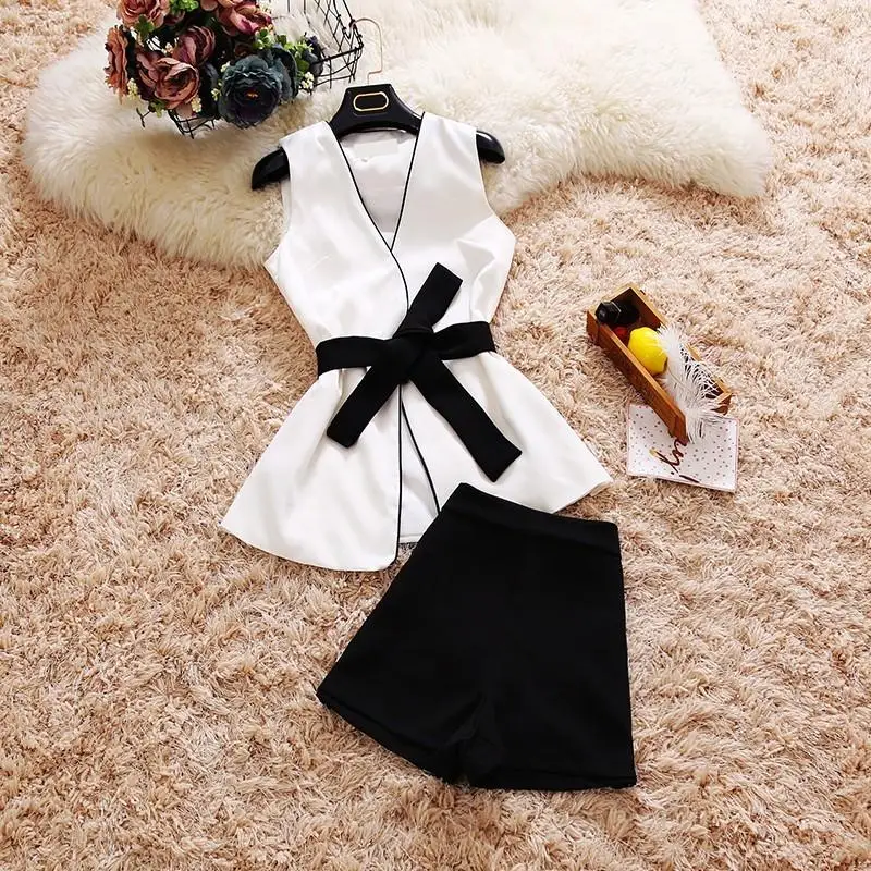 Женский костюм из 2 предметов рубашка без рукавов с V-образным вырезом шорты