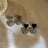 korean style earrings fashion new temperament earrings simple and small houndstooth daily student cute heart shaped earrings