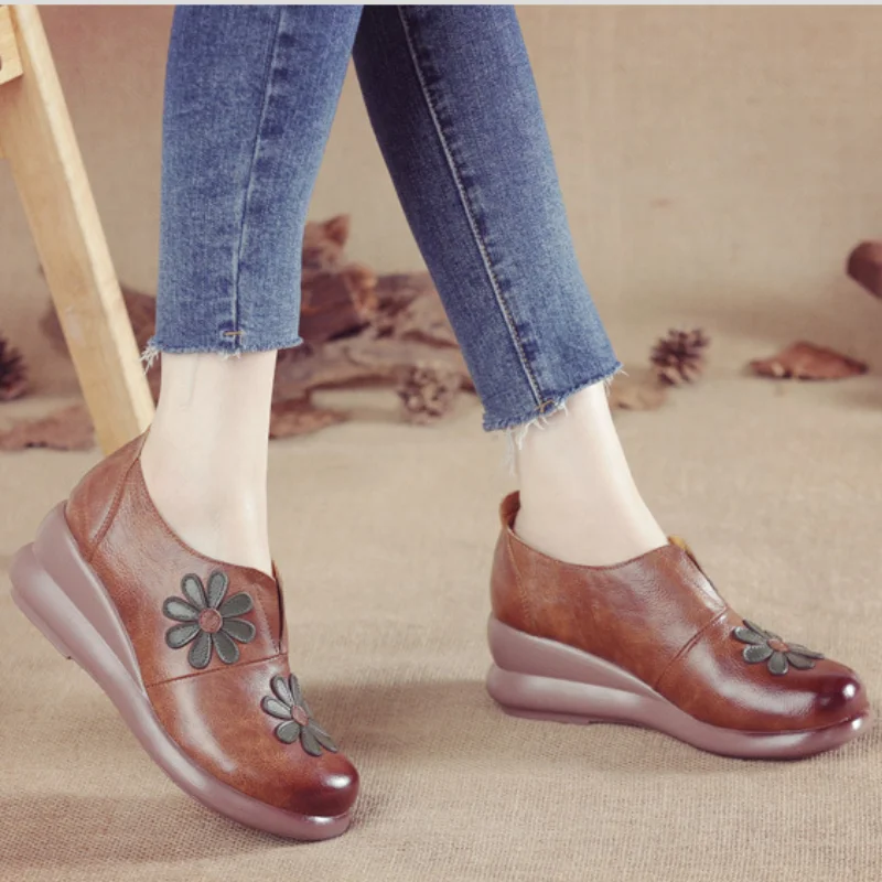 Handmade Women's Genuine Leather Shoes Vintage Deep Mouth Large Size Gilrs Soft Sole Wedges Pumps with Daisy