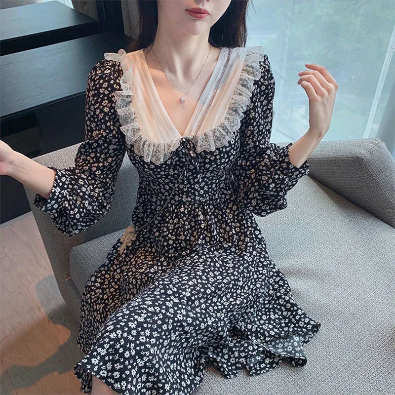 

Women's Spring Autumn Style Dress Women's Elegant Printed V-neck Long Casual Lace Patchwork Dress SS3611