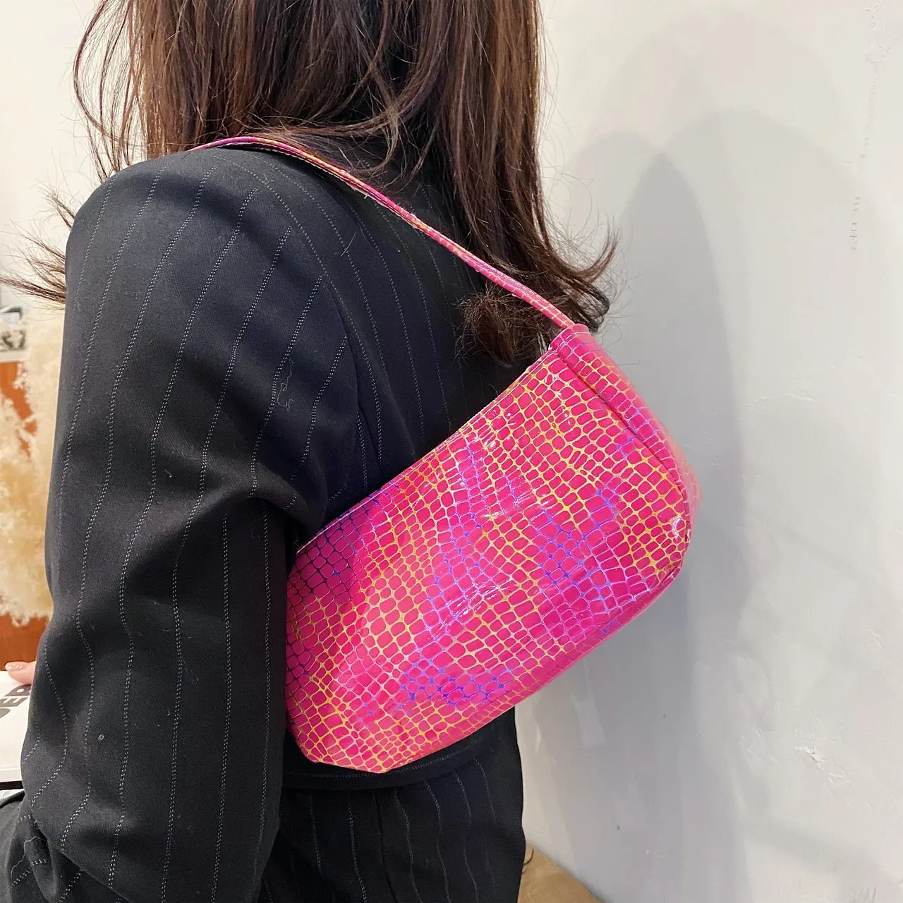 

Vintage Serpentine Pattern Underarm Shoulder Bag Spring Summer Bright Candy Color Travel Street Baguette Tote Bags New Arrivals