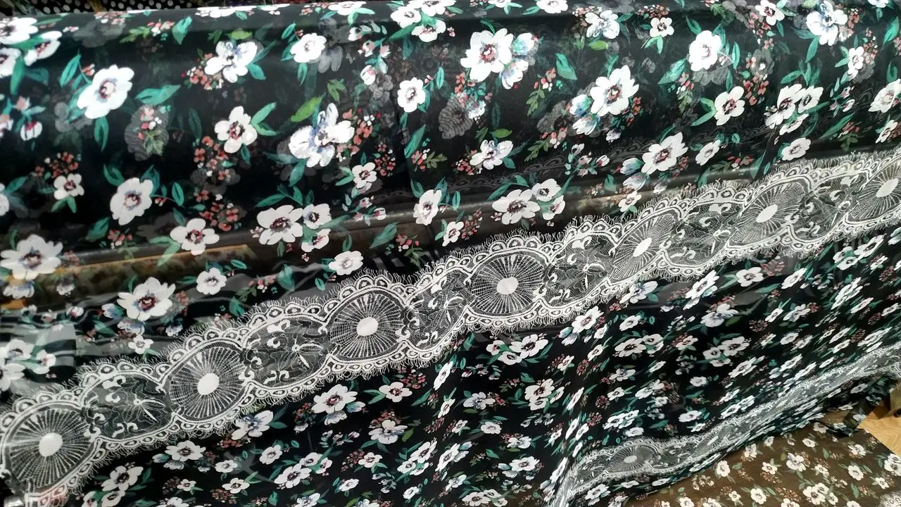 

2021 Spring New Fashion Fabric D Home Rose Digital Printing Silk Chiffon High Custom Show Design Fabric with Same Face Design