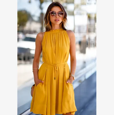 Модное женское однотонное мини платье без рукавов плиссированное желтое