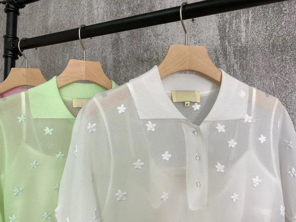 Женская блузка с отложным воротником и коротким рукавом цветочной вышивкой