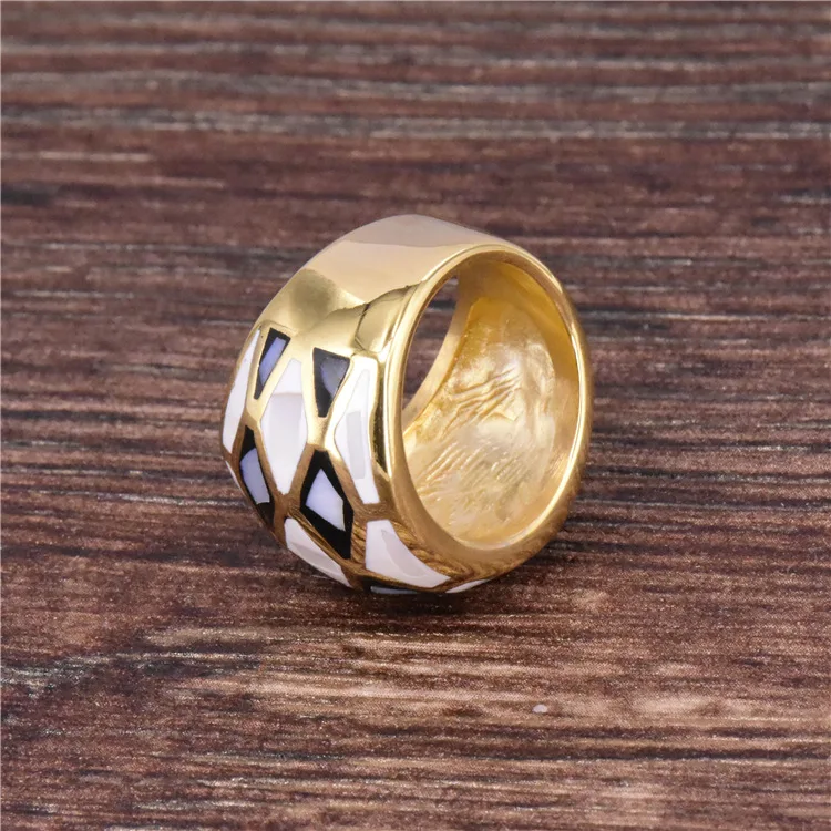 

Luxury New shell design shell finger ring fashion jewelry titanium steel rings fashion jewelry gold color casting ring for women