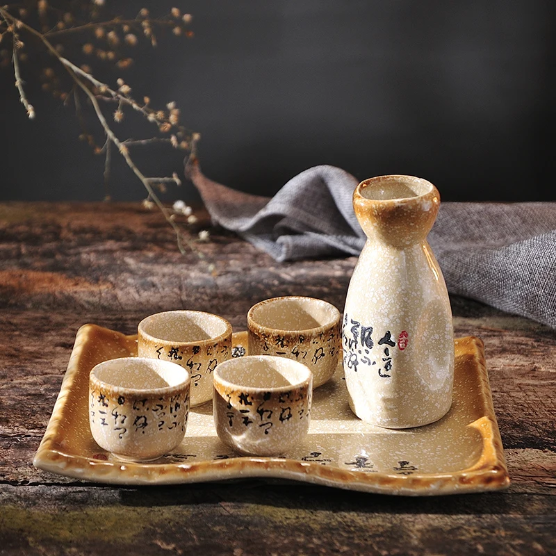 

Round Cocktail Shaker Bar Set Japanese Ceramics Creative Hand-Painted Classic Bar Set Dispensador De Cerveza Barware BD50BS