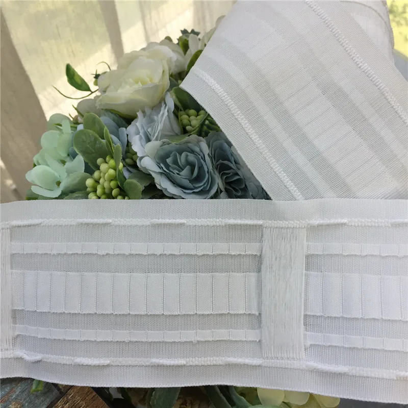 

Многофункциональная лента для штор белого цвета