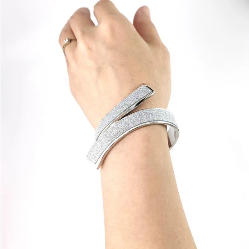 

Punk European and American Fashion Personality Open Frosted Bracelet Ladies Simple and Elegant Sequined Bracelet Jewelry Gifts