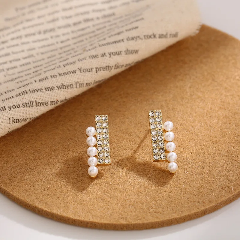 

New Fashion Simulated Pearls Rhinestone Crystal Geometric Stud Earrings for Women Elegant Party Bijoux Brincos Jewelry