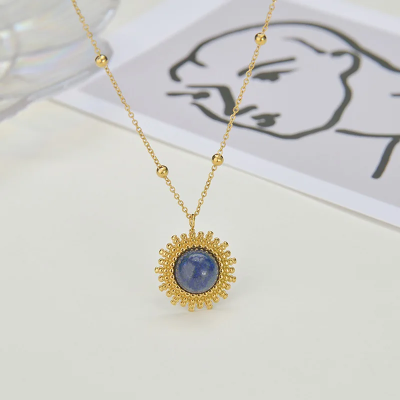 

Cool Design Round Lace Pendant Gold Dot Turquoise Necklace French Retro Popular Stainless Steel Clavicle Chain For Women